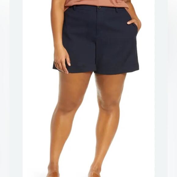 NWT- Vince- Casual cotton shorts- Sz12. - Picture 1 of 6